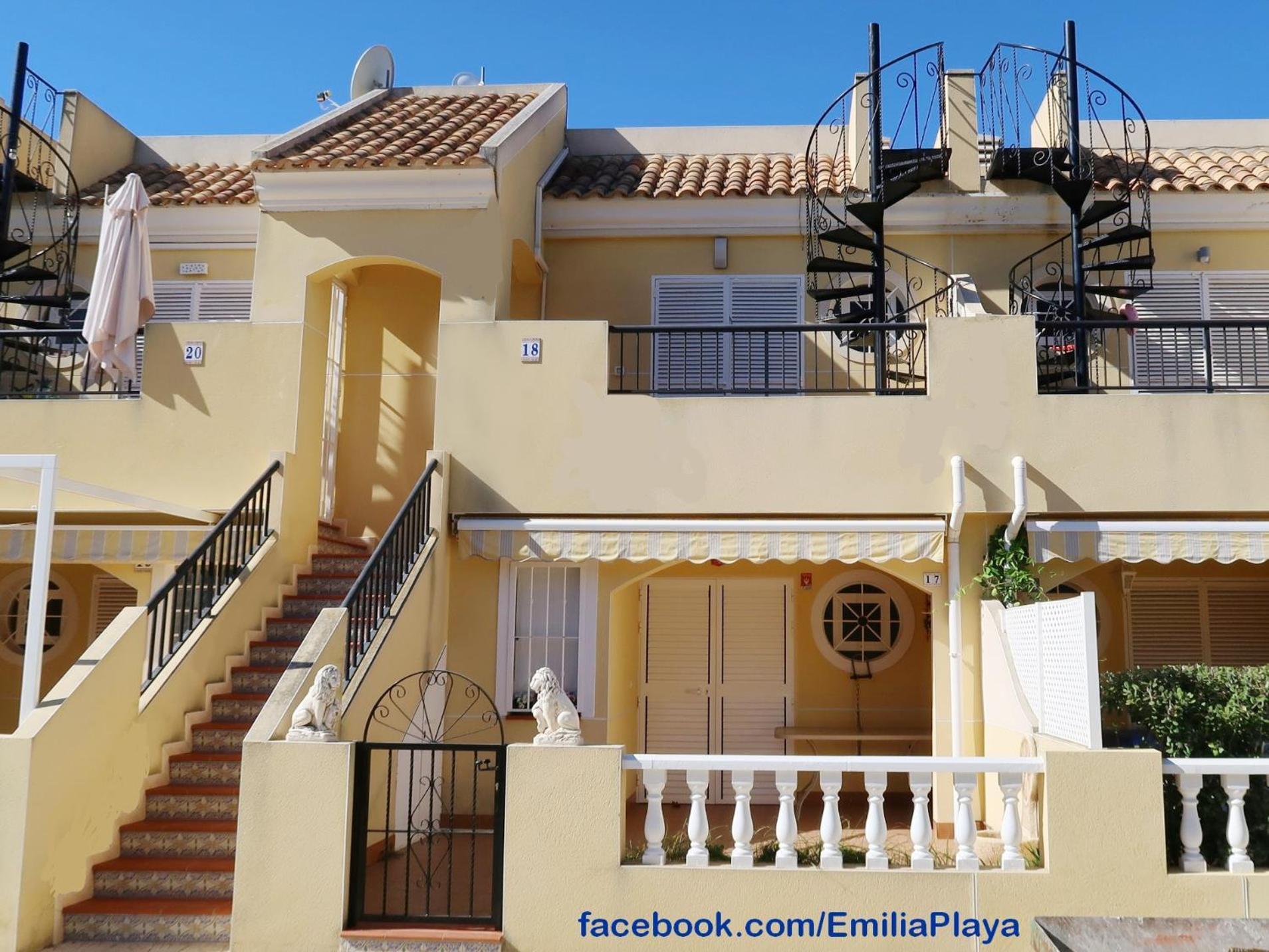 Emilia De La Playa Apartment Ла Мата Екстериор снимка